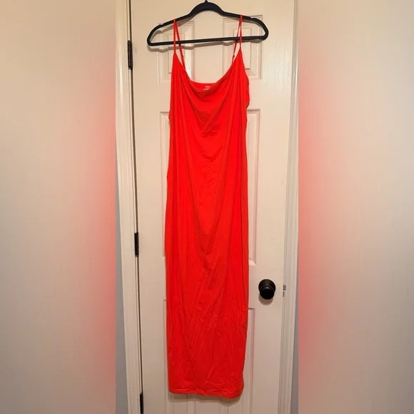 green emerald velvet dress Skims